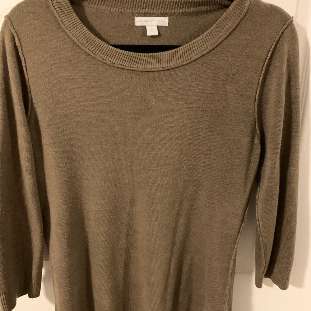 New York & Company 3/4 sleeve sweater.